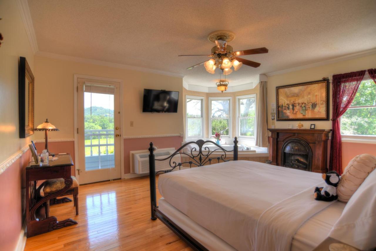 Blue Mountain Mist Country Inn Sevierville Bagian luar foto