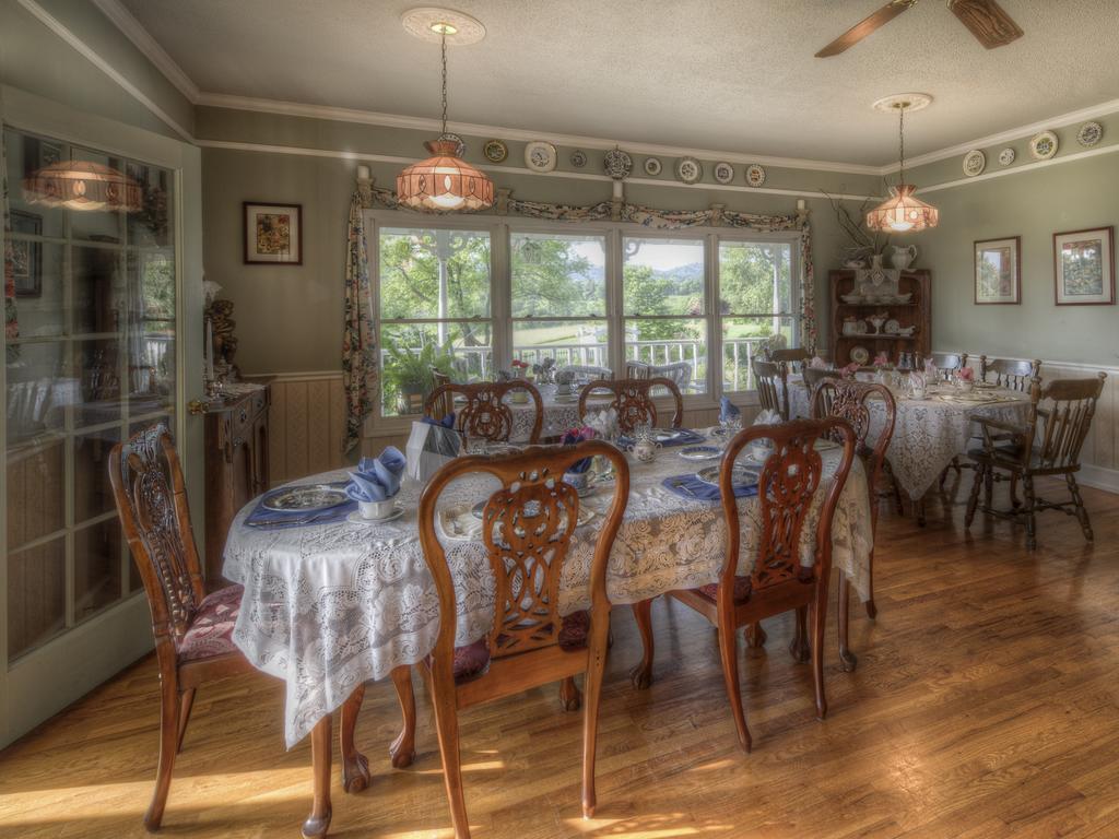 Blue Mountain Mist Country Inn Sevierville Bagian luar foto