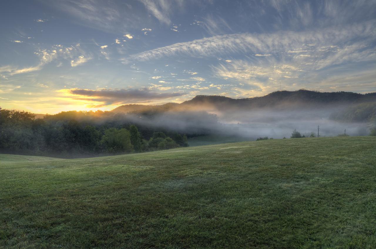 Blue Mountain Mist Country Inn Sevierville Bagian luar foto